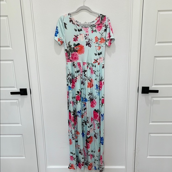 NEW Floral Pront Maxi Dress Size S/M - Picture 2 of 6